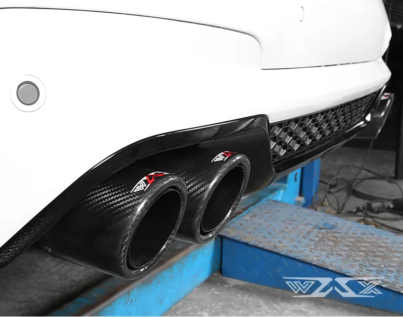 Auto Body Kit Rear Lip Diffuser for BMW X3 2017-2020 Rear Bumper Body Kit with Carbon Fiber Exhaust Tips